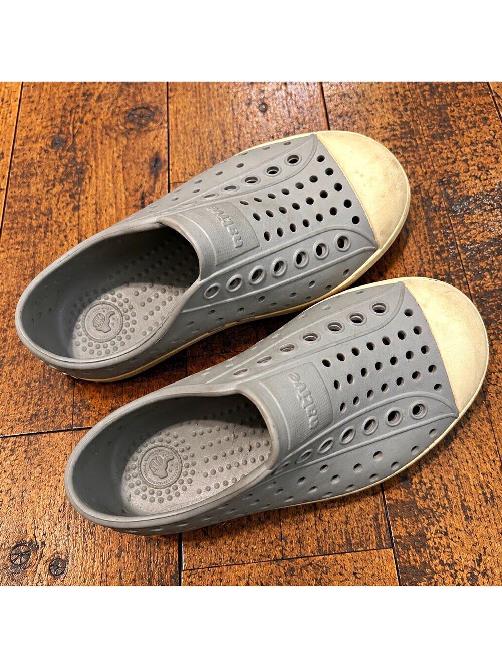 Native Gray Rubber Slip-On Sneakers Size 9 Round Toe Breathable Logo